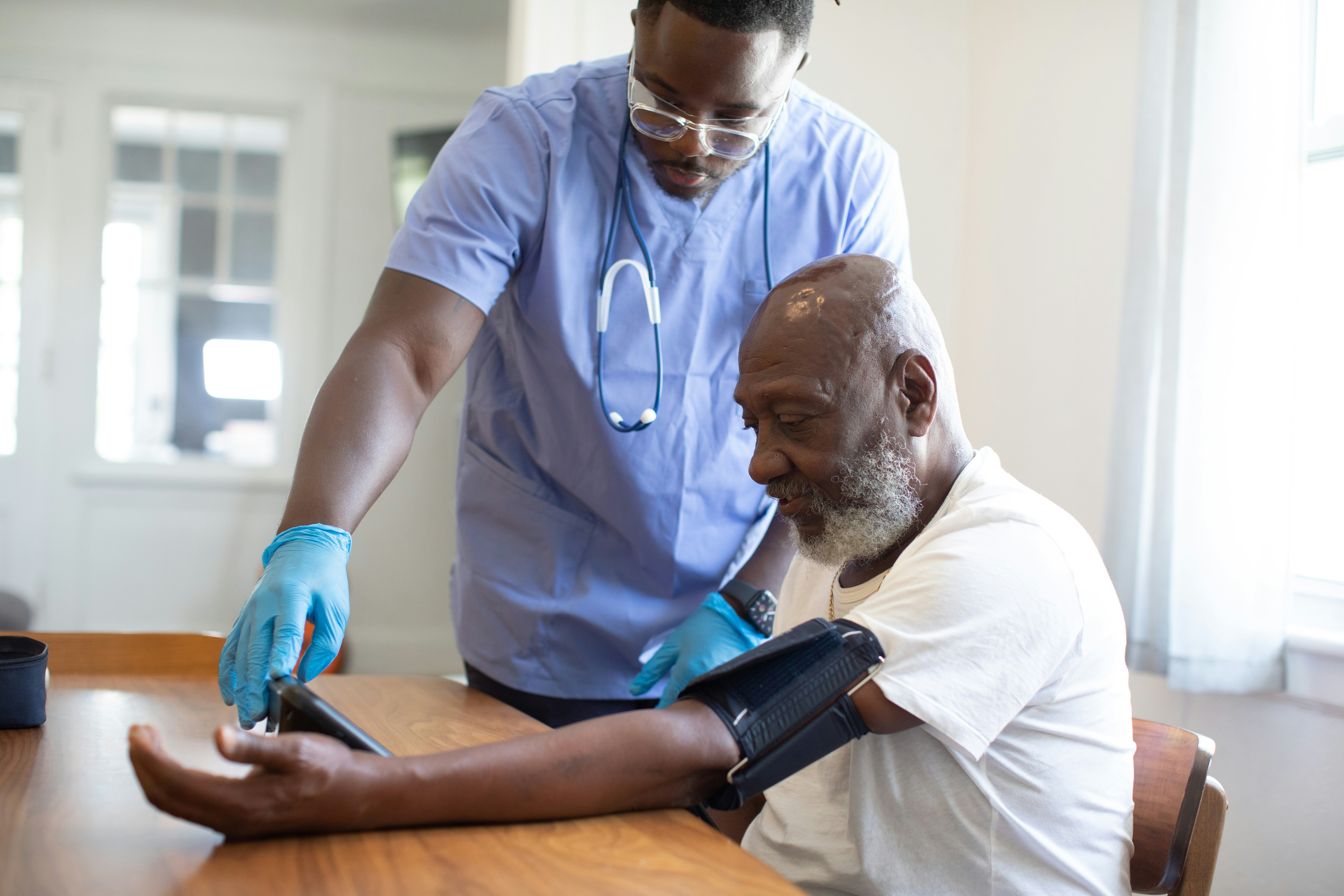 NAKI nurse providing in-home care